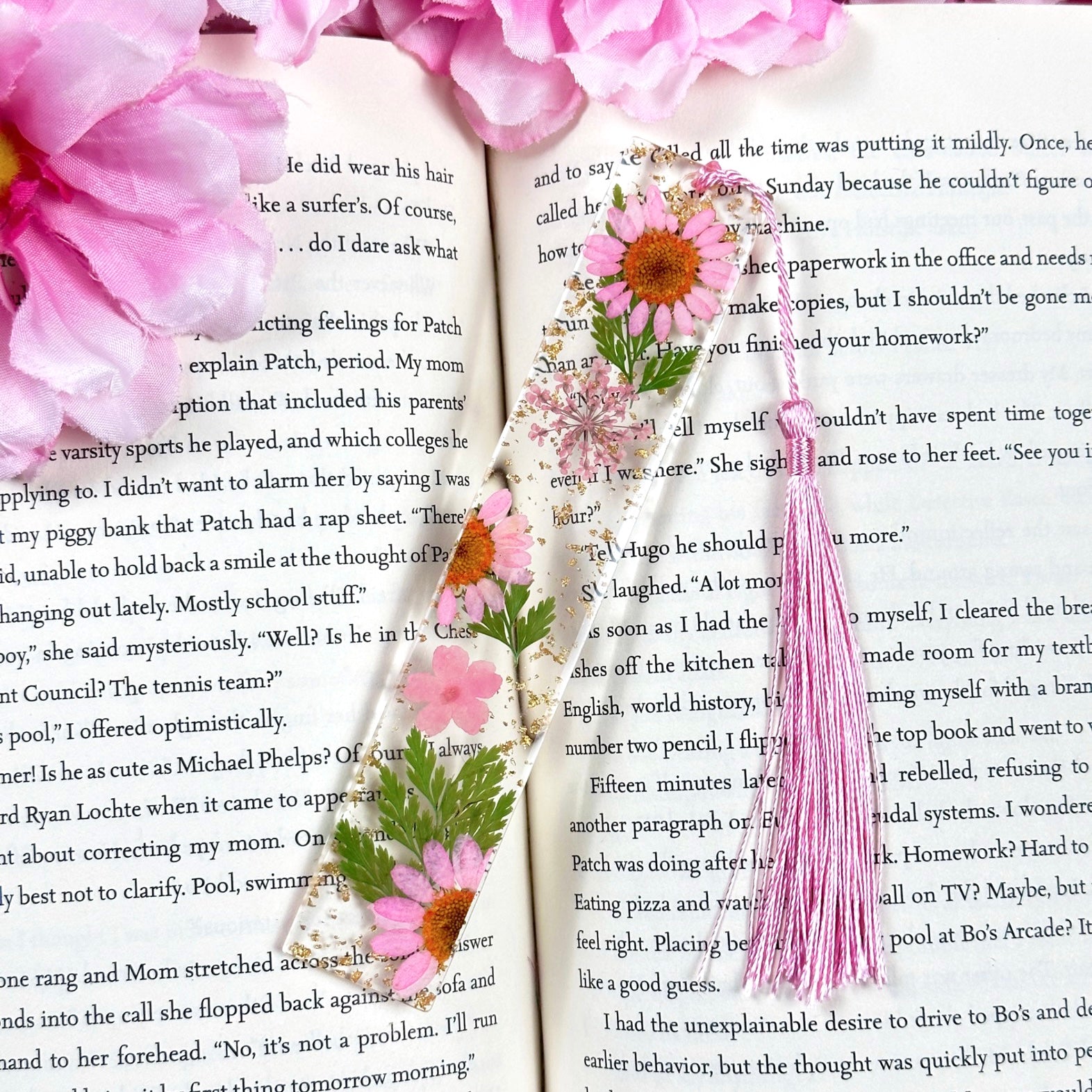  Pink Daisy Dry Flower Bookmark,Handmade Resin Dried Flower  Bookmark with Tassels : Office Products